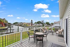 Canal Home Dock BBQ Walk to Beach Fishing