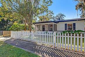 Hot Tub Free Parking Retro Cottage Games