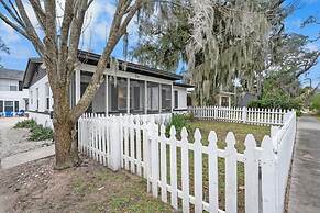 Hot Tub Free Parking Retro Cottage Games