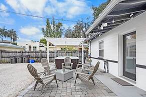 Hot Tub Free Parking Retro Cottage Games