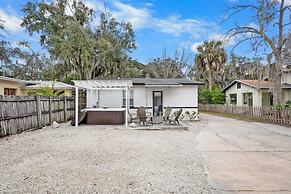 Hot Tub Free Parking Retro Cottage Games