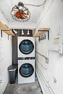 Hot Tub Free Parking Retro Cottage Games