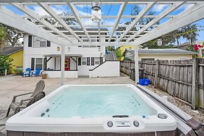 Hot Tub Free Parking Retro Cottage Games
