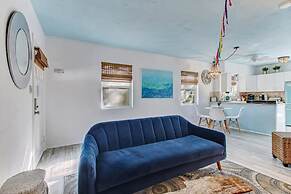 Hot Tub Free Parking Retro Cottage Games