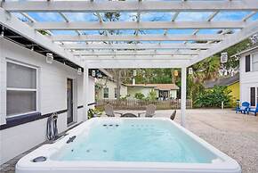 Hot Tub Free Parking Retro Cottage Games