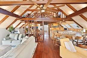 Oceanfront Serenity Under the Sea Tiki Bar BBQ