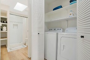 2 Steps to Ice Plant Apt in Downtown St Aug