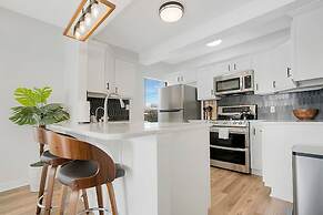 2 Steps to Ice Plant Apt in Downtown St Aug