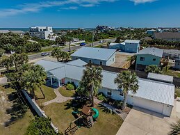 100 Steps to Beach Pool Hot Tub Playground BBQ