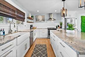 100 Steps to Beach Pool Hot Tub Playground BBQ