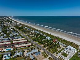 100 Steps to Beach Pool Hot Tub Playground BBQ