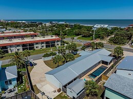 100 Steps to Beach Pool Hot Tub Playground BBQ