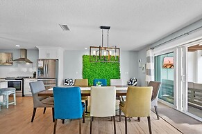 100 Steps to Beach Pool Hot Tub Playground BBQ