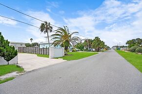 100 Steps to Beach Pool Hot Tub Playground BBQ