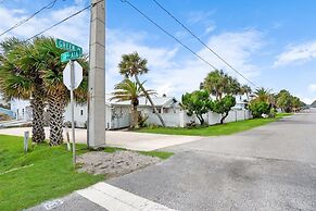 100 Steps to Beach Pool Hot Tub Playground BBQ