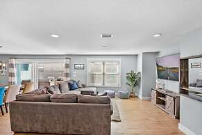 100 Steps to Beach Pool Hot Tub Playground BBQ