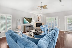 Pool Hot Tub Dock Walk to Beach Beach Gear