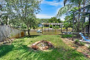 Pool Hot Tub Dock Walk to Beach Beach Gear