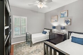 Pool Hot Tub Dock Walk to Beach Beach Gear