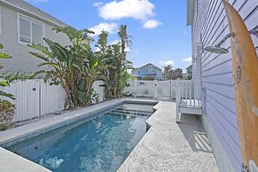 Heated Pool Tiki Lounge Steps to Beach Games