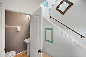 Heated Pool Tiki Lounge Steps to Beach Games