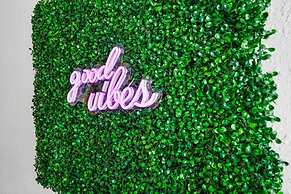 Heated Pool Tiki Lounge Steps to Beach Games