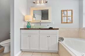 Heated Pool Tiki Lounge Steps to Beach Games