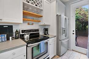 Heated Pool Tiki Lounge Steps to Beach Games