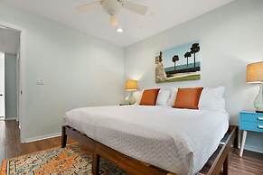 Heated Pool Tiki Lounge Steps to Beach Games