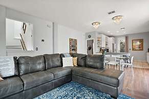 Heated Pool Tiki Lounge Steps to Beach Games