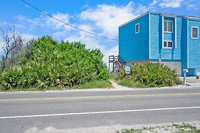 Heated Pool Tiki Lounge Steps to Beach Games