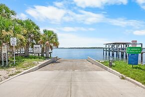 Heated Pool Tiki Lounge Steps to Beach Games