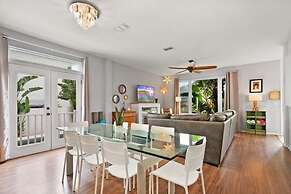 Heated Pool Tiki Lounge Steps to Beach Games