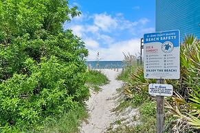 Heated Pool Tiki Lounge Steps to Beach Games