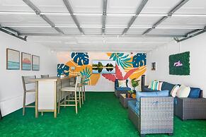 Heated Pool Tiki Lounge Steps to Beach Games