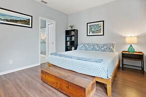 Heated Pool Tiki Lounge Steps to Beach Games