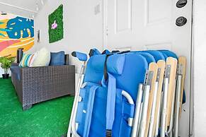 Heated Pool Tiki Lounge Steps to Beach Games