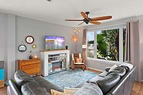 Heated Pool Tiki Lounge Steps to Beach Games