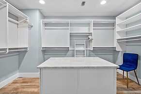 100 Steps to Beach Pool Hot Tub BBQ Playground