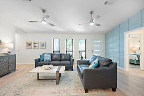 Walk to Beach BBQ Screened Patio Beach Gear