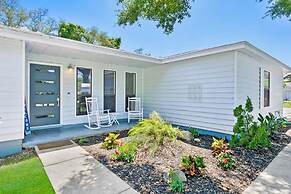 Walk to Beach BBQ Screened Patio Beach Gear