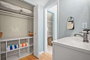 Walk to Beach Fire Pit Screened Patio Smart TVs