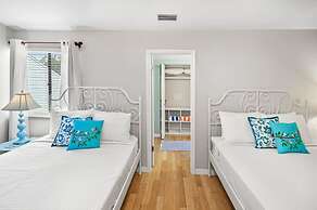 Walk to Beach Fire Pit Screened Patio Smart TVs