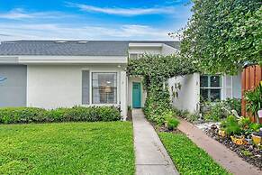 Walk to Beach Fire Pit Screened Patio Smart TVs