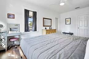 Free Parking Big Patio Next to Restaurants Bars