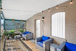 Free Parking Big Patio Next to Restaurants Bars