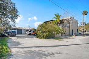 Free Parking Big Patio Next to Restaurants Bars