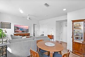 Free Parking Big Patio Next to Restaurants Bars