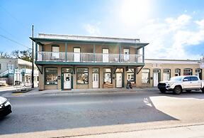 Free Parking Big Patio Next to Restaurants Bars