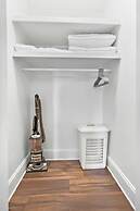 Free Parking Big Patio Next to Restaurants Bars